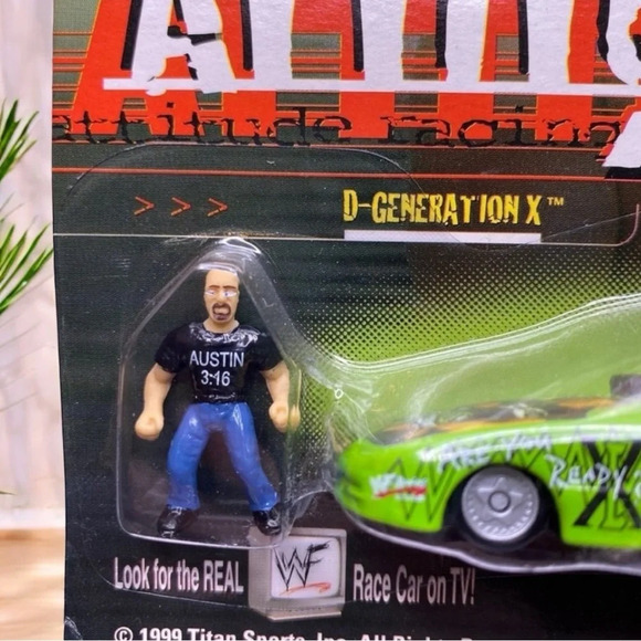 NEW WWF Attitude Racing Car & Figure Stone Cold Steve Austin & X-Pac 1999 - Picture 3 of 5